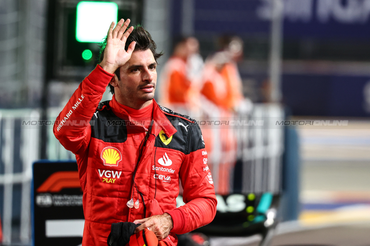 GP SINGAPORE, Carlos Sainz Jr (ESP), Ferrari 
16.09.2023. Formula 1 World Championship, Rd 16, Singapore Grand Prix, Marina Bay Street Circuit, Singapore, Qualifiche Day.
- www.xpbimages.com, EMail: requests@xpbimages.com © Copyright: Charniaux / XPB Images