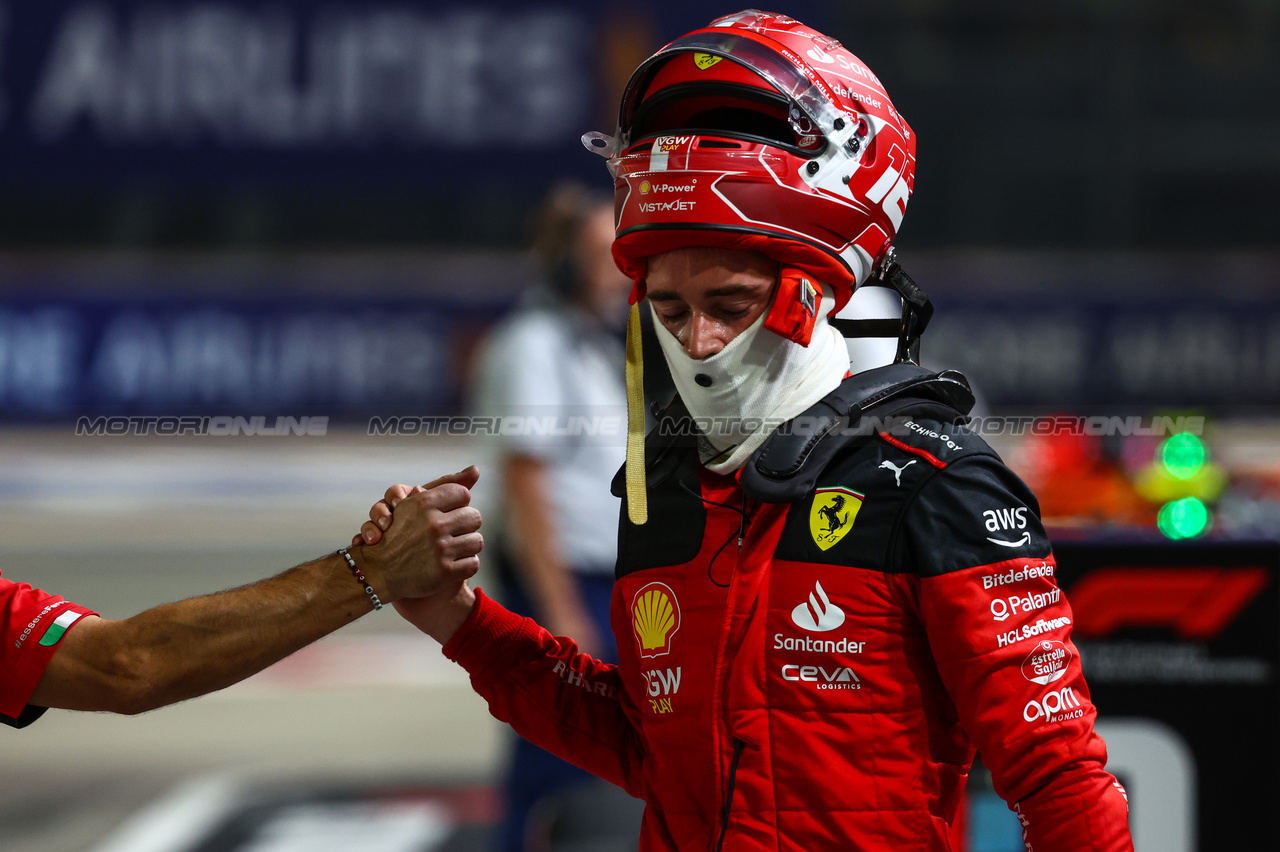 GP SINGAPORE, Carlos Sainz Jr (ESP), Ferrari 
16.09.2023. Formula 1 World Championship, Rd 16, Singapore Grand Prix, Marina Bay Street Circuit, Singapore, Qualifiche Day.
- www.xpbimages.com, EMail: requests@xpbimages.com © Copyright: Charniaux / XPB Images