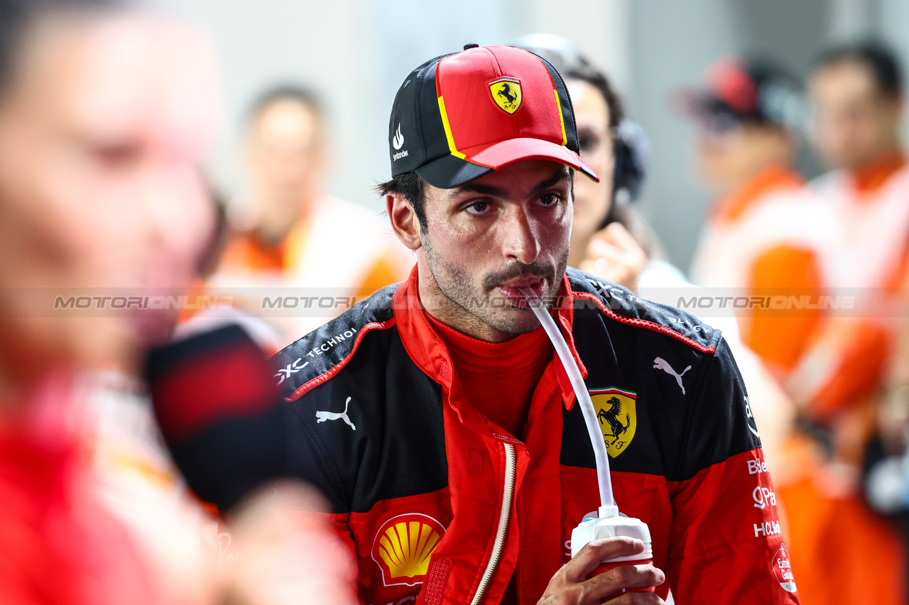 GP SINGAPORE, Carlos Sainz Jr (ESP), Ferrari 
16.09.2023. Formula 1 World Championship, Rd 16, Singapore Grand Prix, Marina Bay Street Circuit, Singapore, Qualifiche Day.
- www.xpbimages.com, EMail: requests@xpbimages.com © Copyright: Charniaux / XPB Images