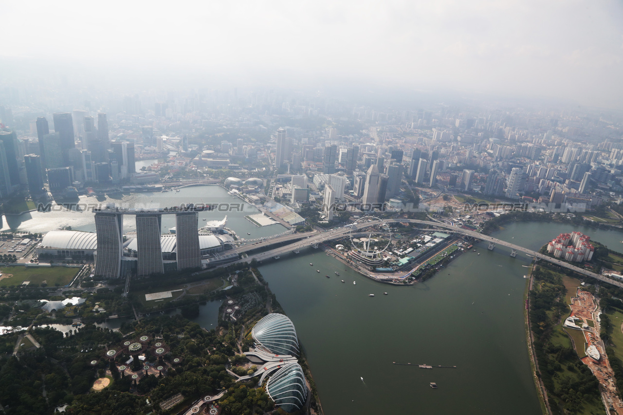 GP SINGAPORE, An aerial view of the Circuit / City.

16.09.2023. Formula 1 World Championship, Rd 16, Singapore Grand Prix, Marina Bay Street Circuit, Singapore, Qualifiche Day.

- www.xpbimages.com, EMail: requests@xpbimages.com © Copyright: XPB Images