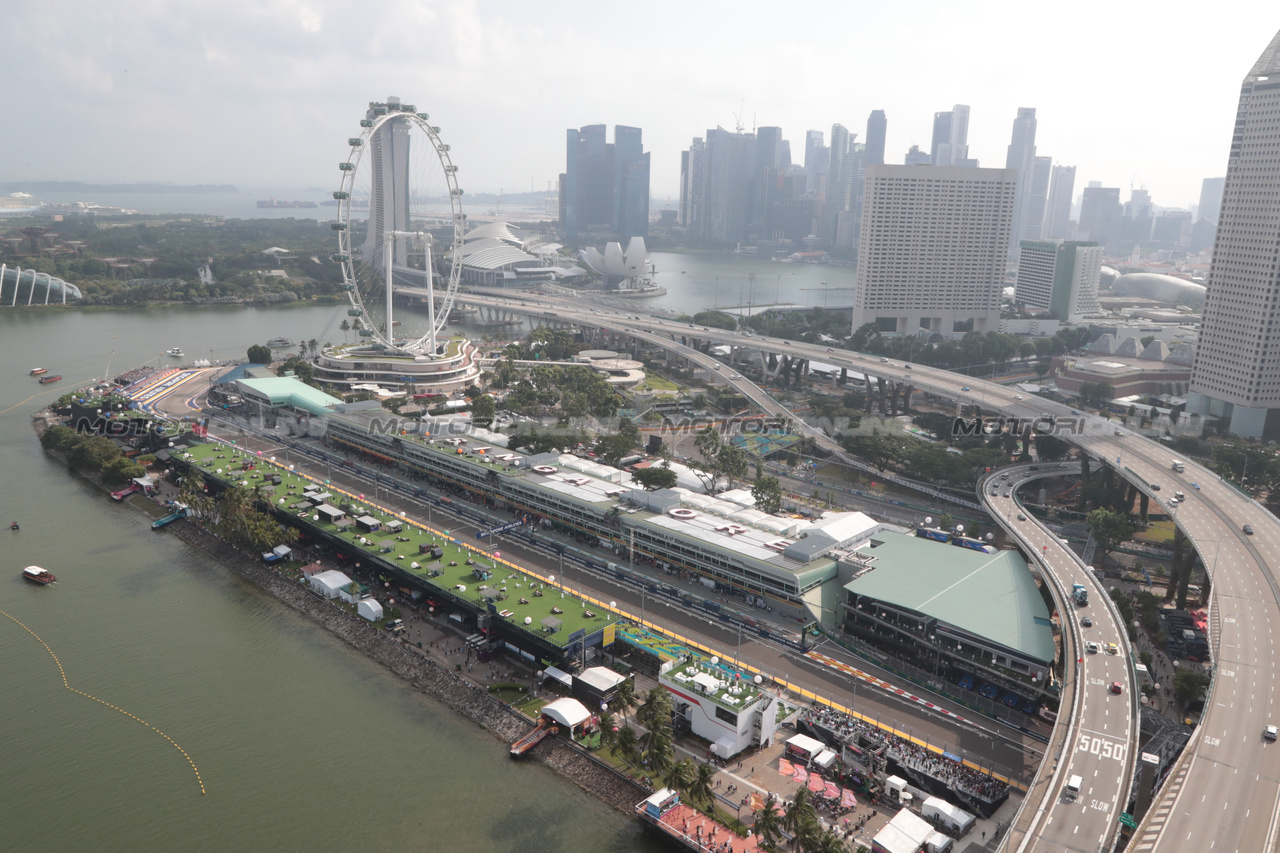 GP SINGAPORE, An aerial view of the Circuit / City.

16.09.2023. Formula 1 World Championship, Rd 16, Singapore Grand Prix, Marina Bay Street Circuit, Singapore, Qualifiche Day.

- www.xpbimages.com, EMail: requests@xpbimages.com © Copyright: XPB Images