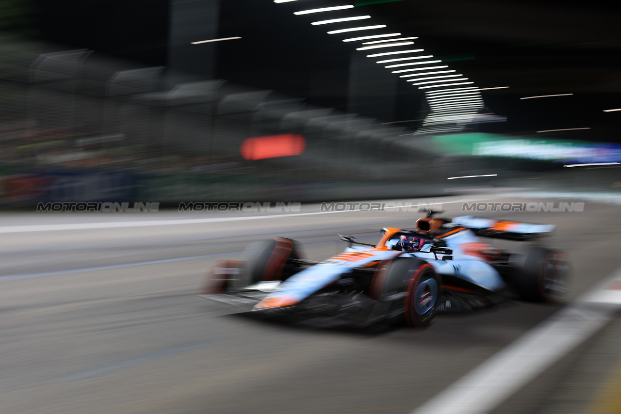 GP SINGAPORE, Alexander Albon (THA) Williams Racing FW45.

16.09.2023. Formula 1 World Championship, Rd 16, Singapore Grand Prix, Marina Bay Street Circuit, Singapore, Qualifiche Day.

 - www.xpbimages.com, EMail: requests@xpbimages.com © Copyright: Rew / XPB Images