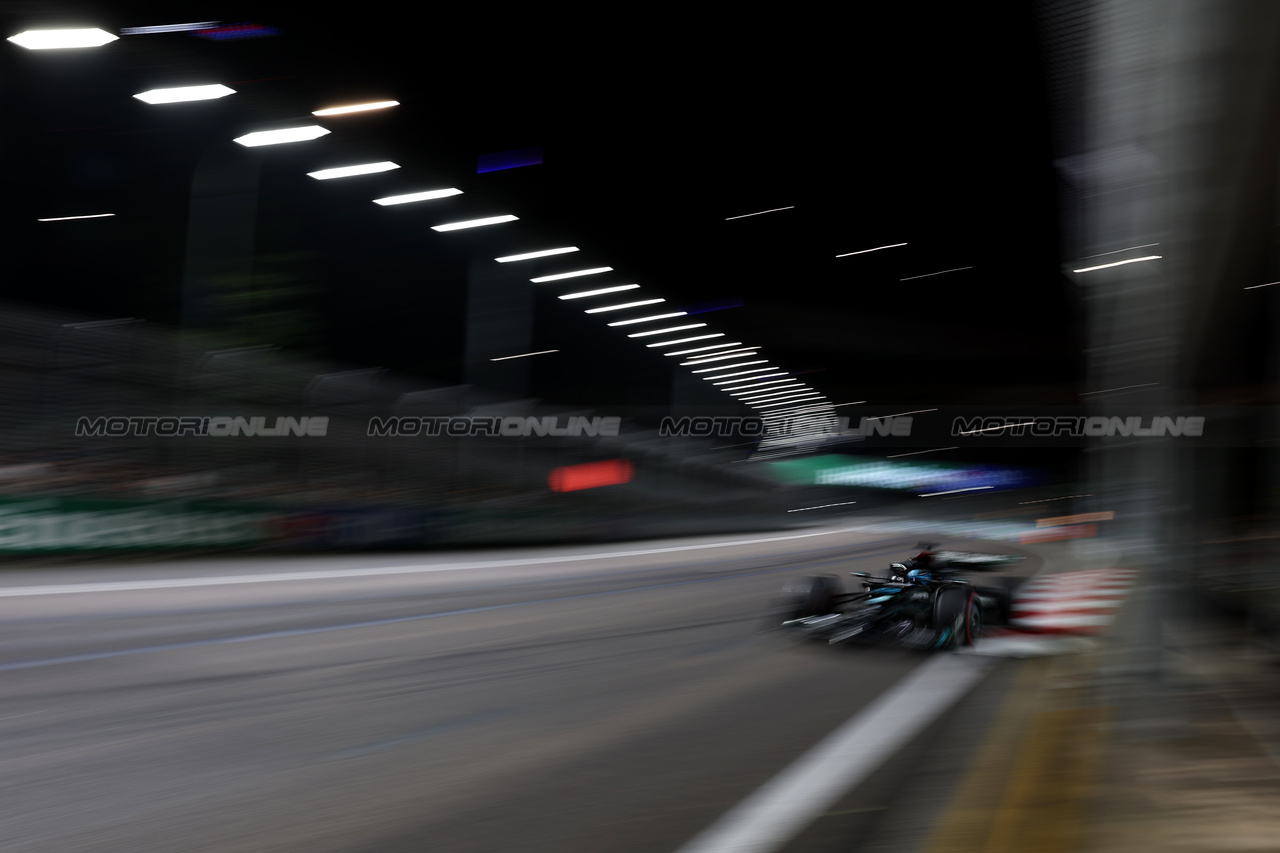 GP SINGAPORE, George Russell (GBR) Mercedes AMG F1 W14.

16.09.2023. Formula 1 World Championship, Rd 16, Singapore Grand Prix, Marina Bay Street Circuit, Singapore, Qualifiche Day.

 - www.xpbimages.com, EMail: requests@xpbimages.com © Copyright: Rew / XPB Images