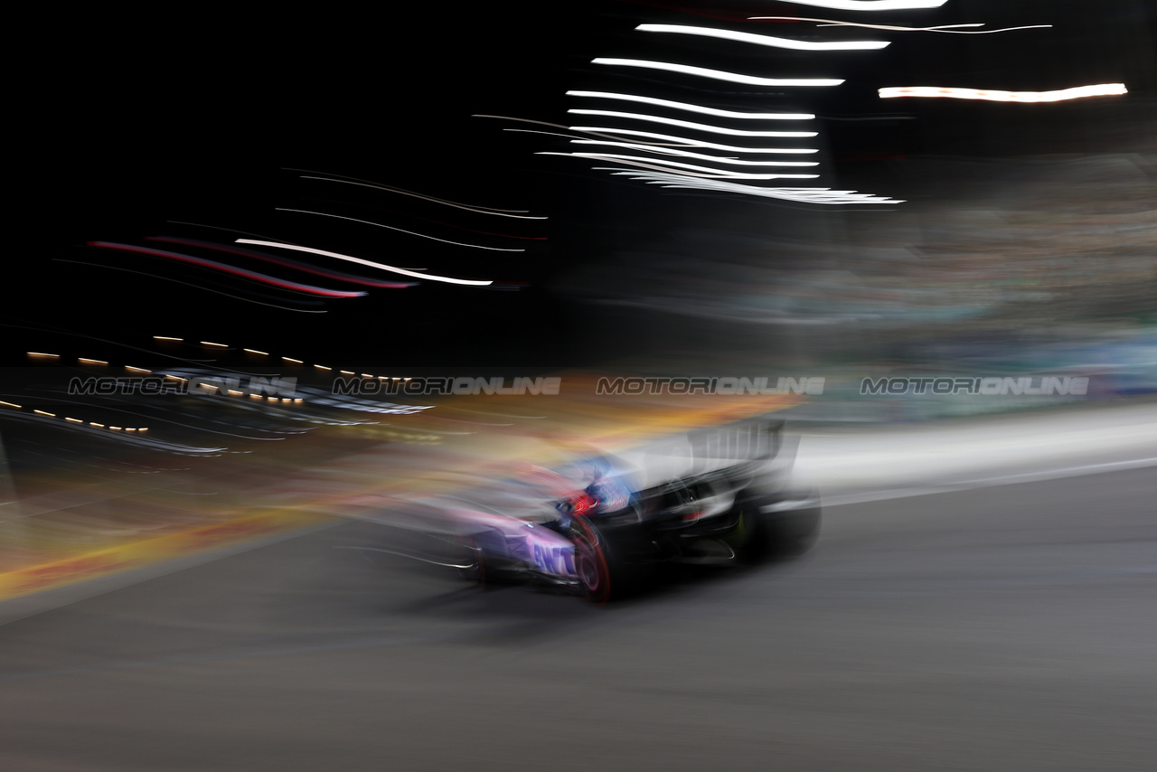 GP SINGAPORE, Esteban Ocon (FRA) Alpine F1 Team A523.

16.09.2023. Formula 1 World Championship, Rd 16, Singapore Grand Prix, Marina Bay Street Circuit, Singapore, Qualifiche Day.

 - www.xpbimages.com, EMail: requests@xpbimages.com © Copyright: Rew / XPB Images