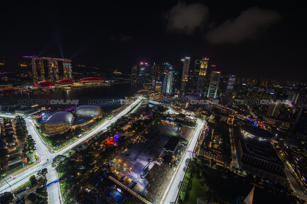 GP SINGAPORE, Circuit Atmosfera - Scenic city skyline.

16.09.2023. Formula 1 World Championship, Rd 16, Singapore Grand Prix, Marina Bay Street Circuit, Singapore, Qualifiche Day.

- www.xpbimages.com, EMail: requests@xpbimages.com © Copyright: Moy / XPB Images