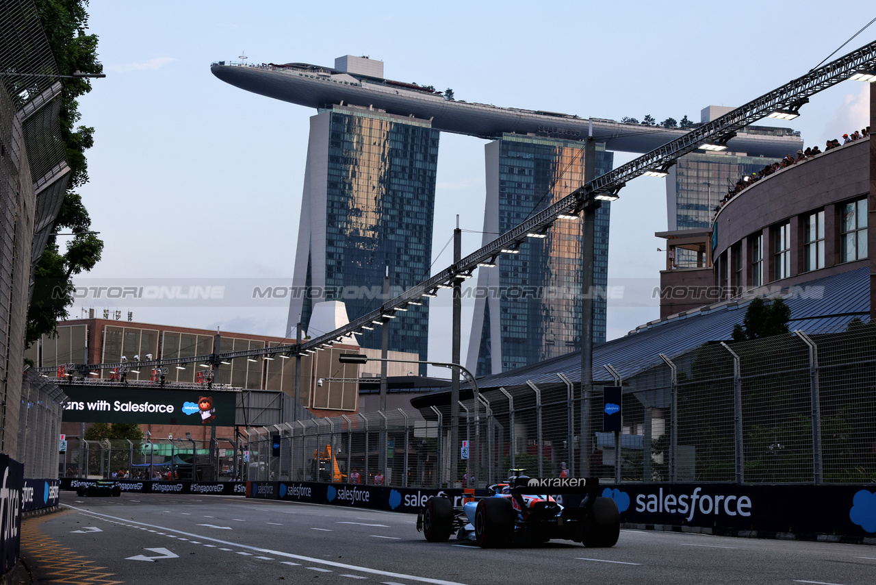 GP SINGAPORE, Logan Sargeant (USA) Williams Racing FW45.

16.09.2023. Formula 1 World Championship, Rd 16, Singapore Grand Prix, Marina Bay Street Circuit, Singapore, Qualifiche Day.

 - www.xpbimages.com, EMail: requests@xpbimages.com © Copyright: Coates / XPB Images