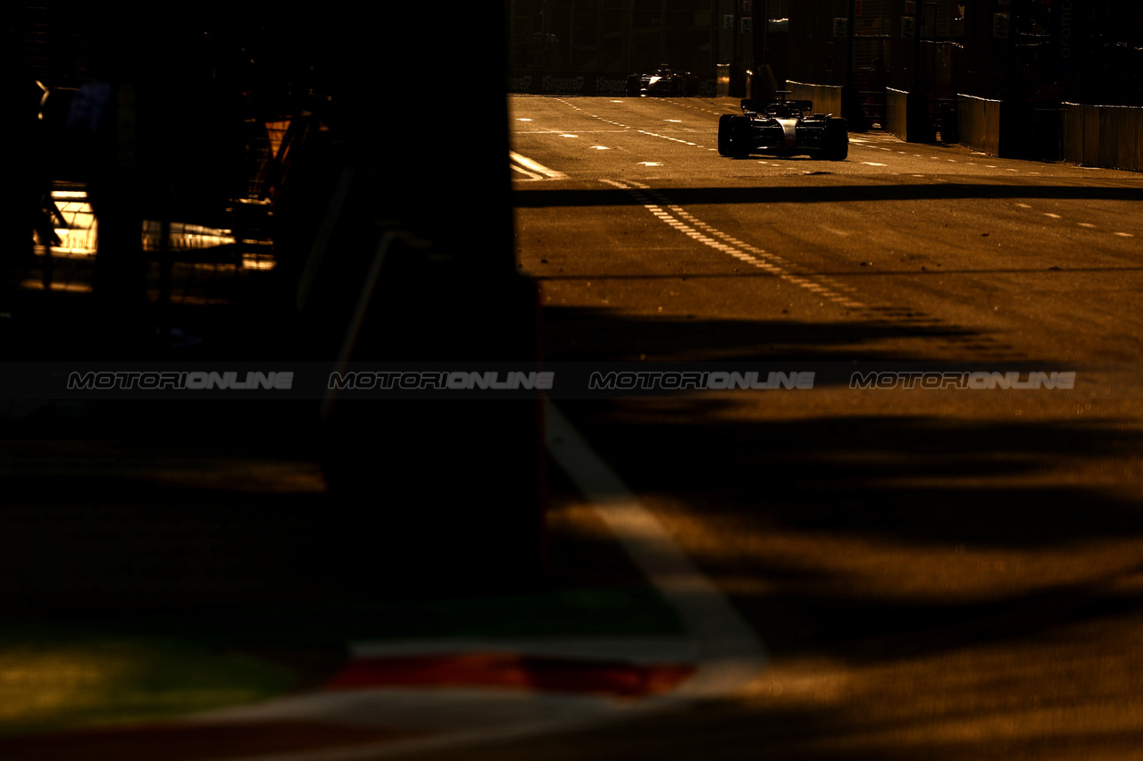 GP SINGAPORE, Carlos Sainz Jr (ESP), Ferrari 
16.09.2023. Formula 1 World Championship, Rd 16, Singapore Grand Prix, Marina Bay Street Circuit, Singapore, Qualifiche Day.
- www.xpbimages.com, EMail: requests@xpbimages.com © Copyright: Charniaux / XPB Images