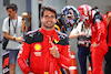 GP SINGAPORE, Carlos Sainz Jr (ESP) Ferrari celebrates his pole position in qualifying parc ferme.
16.09.2023. Formula 1 World Championship, Rd 16, Singapore Grand Prix, Marina Bay Street Circuit, Singapore, Qualifiche Day.
- www.xpbimages.com, EMail: requests@xpbimages.com © Copyright: Batchelor / XPB Images