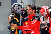 GP SINGAPORE, Carlos Sainz Jr (ESP) Ferrari (Right) celebrates his pole position with Lando Norris (GBR) McLaren in qualifying parc ferme.
16.09.2023. Formula 1 World Championship, Rd 16, Singapore Grand Prix, Marina Bay Street Circuit, Singapore, Qualifiche Day.
- www.xpbimages.com, EMail: requests@xpbimages.com © Copyright: Batchelor / XPB Images