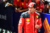 GP SINGAPORE, Pole sitter Carlos Sainz Jr (ESP) Ferrari in qualifying parc ferme.
16.09.2023. Formula 1 World Championship, Rd 16, Singapore Grand Prix, Marina Bay Street Circuit, Singapore, Qualifiche Day.
- www.xpbimages.com, EMail: requests@xpbimages.com © Copyright: Batchelor / XPB Images