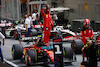 GP SINGAPORE, Carlos Sainz Jr (ESP) Ferrari SF-23 celebrates his pole position in qualifying parc ferme.
16.09.2023. Formula 1 World Championship, Rd 16, Singapore Grand Prix, Marina Bay Street Circuit, Singapore, Qualifiche Day.
 - www.xpbimages.com, EMail: requests@xpbimages.com © Copyright: Coates / XPB Images