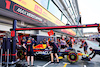 GP SINGAPORE, Max Verstappen (NLD) Red Bull Racing RB19 in the pits.
16.09.2023. Formula 1 World Championship, Rd 16, Singapore Grand Prix, Marina Bay Street Circuit, Singapore, Qualifiche Day.
- www.xpbimages.com, EMail: requests@xpbimages.com © Copyright: Batchelor / XPB Images