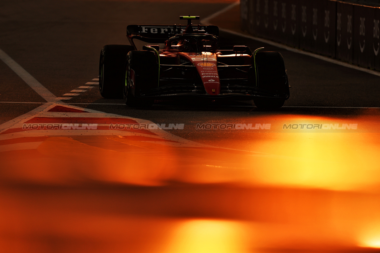 GP SINGAPORE, Carlos Sainz Jr (ESP) Ferrari SF-23.

15.09.2023. Formula 1 World Championship, Rd 16, Singapore Grand Prix, Marina Bay Street Circuit, Singapore, Practice Day.

- www.xpbimages.com, EMail: requests@xpbimages.com © Copyright: Moy / XPB Images