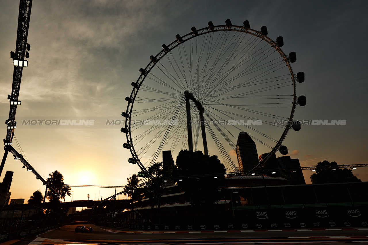GP SINGAPORE, Lando Norris (GBR) McLaren MCL60.

15.09.2023. Formula 1 World Championship, Rd 16, Singapore Grand Prix, Marina Bay Street Circuit, Singapore, Practice Day.

- www.xpbimages.com, EMail: requests@xpbimages.com © Copyright: Moy / XPB Images