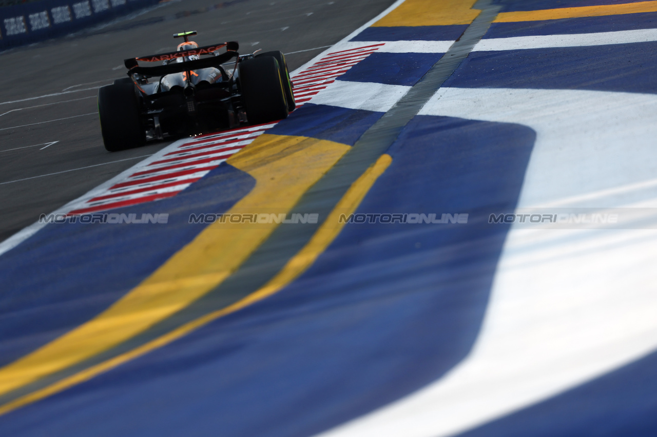 GP SINGAPORE, Lando Norris (GBR) McLaren MCL60.

15.09.2023. Formula 1 World Championship, Rd 16, Singapore Grand Prix, Marina Bay Street Circuit, Singapore, Practice Day.

- www.xpbimages.com, EMail: requests@xpbimages.com © Copyright: Moy / XPB Images