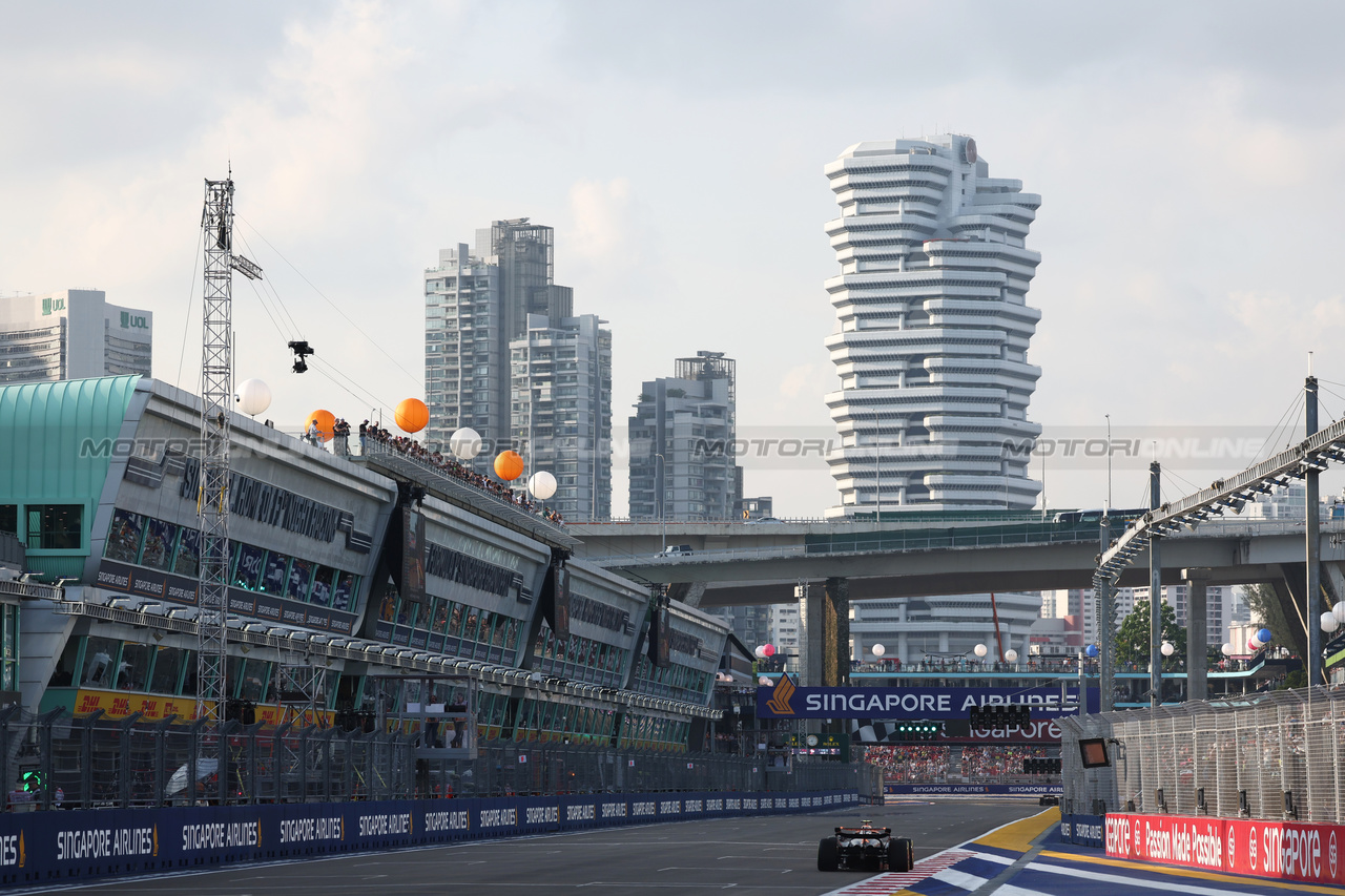 GP SINGAPORE, Lando Norris (GBR) McLaren MCL60.

15.09.2023. Formula 1 World Championship, Rd 16, Singapore Grand Prix, Marina Bay Street Circuit, Singapore, Practice Day.

- www.xpbimages.com, EMail: requests@xpbimages.com © Copyright: Moy / XPB Images