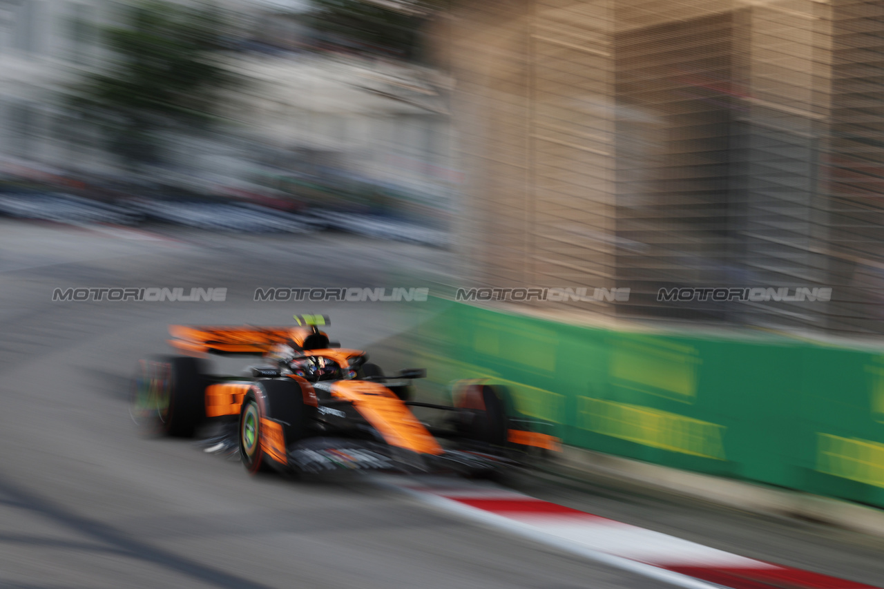 GP SINGAPORE, Lando Norris (GBR) McLaren MCL60.

15.09.2023. Formula 1 World Championship, Rd 16, Singapore Grand Prix, Marina Bay Street Circuit, Singapore, Practice Day.

 - www.xpbimages.com, EMail: requests@xpbimages.com © Copyright: Rew / XPB Images