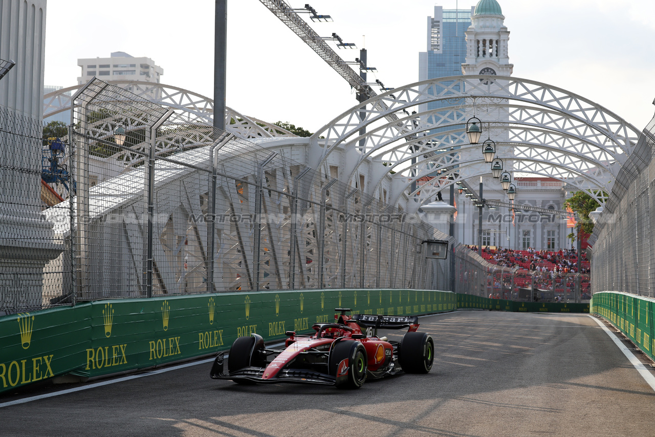 GP SINGAPORE, Charles Leclerc (MON) Ferrari SF-23.

15.09.2023. Formula 1 World Championship, Rd 16, Singapore Grand Prix, Marina Bay Street Circuit, Singapore, Practice Day.

 - www.xpbimages.com, EMail: requests@xpbimages.com © Copyright: Rew / XPB Images