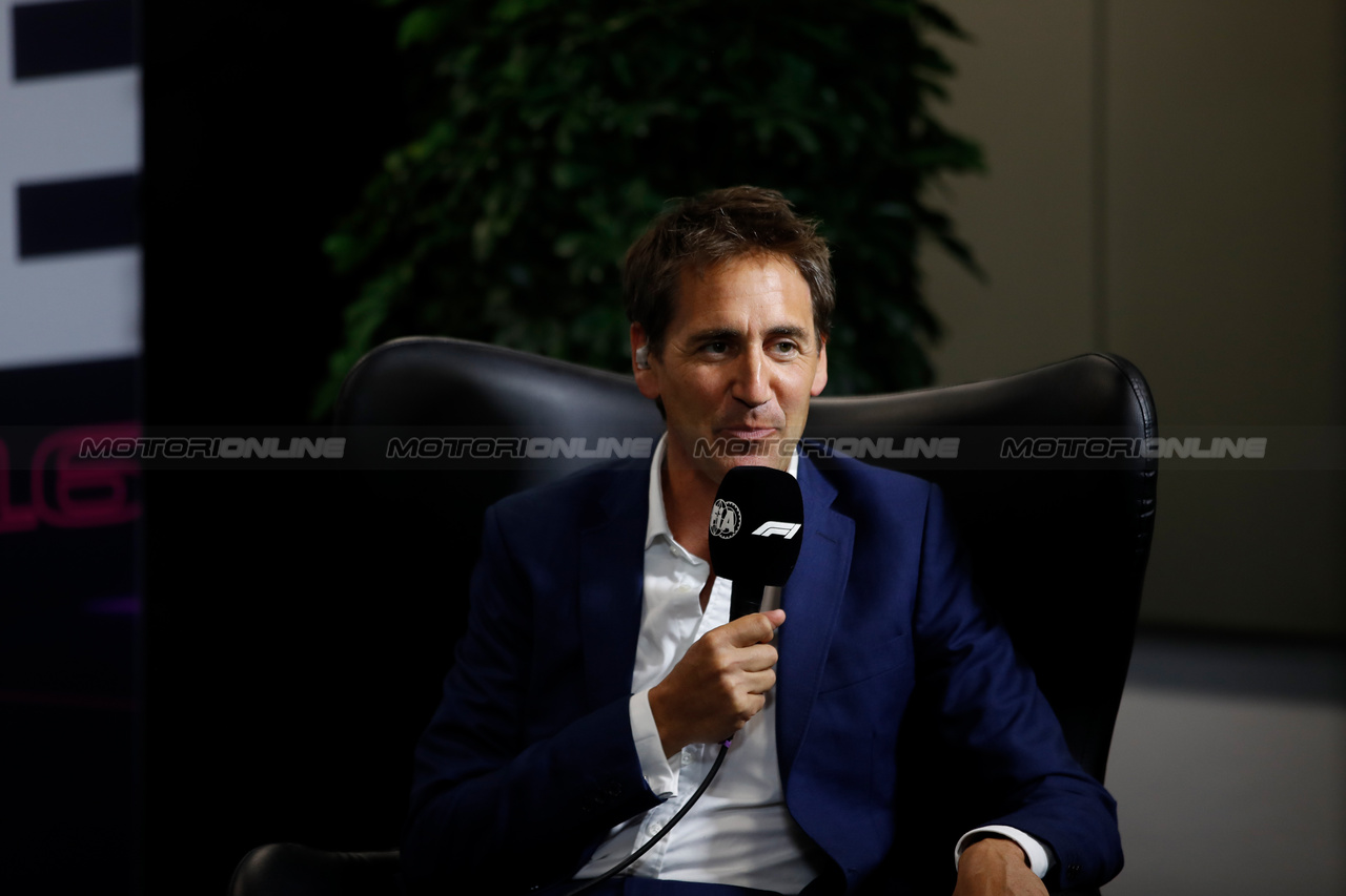 GP SINGAPORE, Tom Clarkson (GBR) Journalist in the FIA Press Conference.

15.09.2023. Formula 1 World Championship, Rd 16, Singapore Grand Prix, Marina Bay Street Circuit, Singapore, Practice Day.

- www.xpbimages.com, EMail: requests@xpbimages.com © Copyright: XPB Images