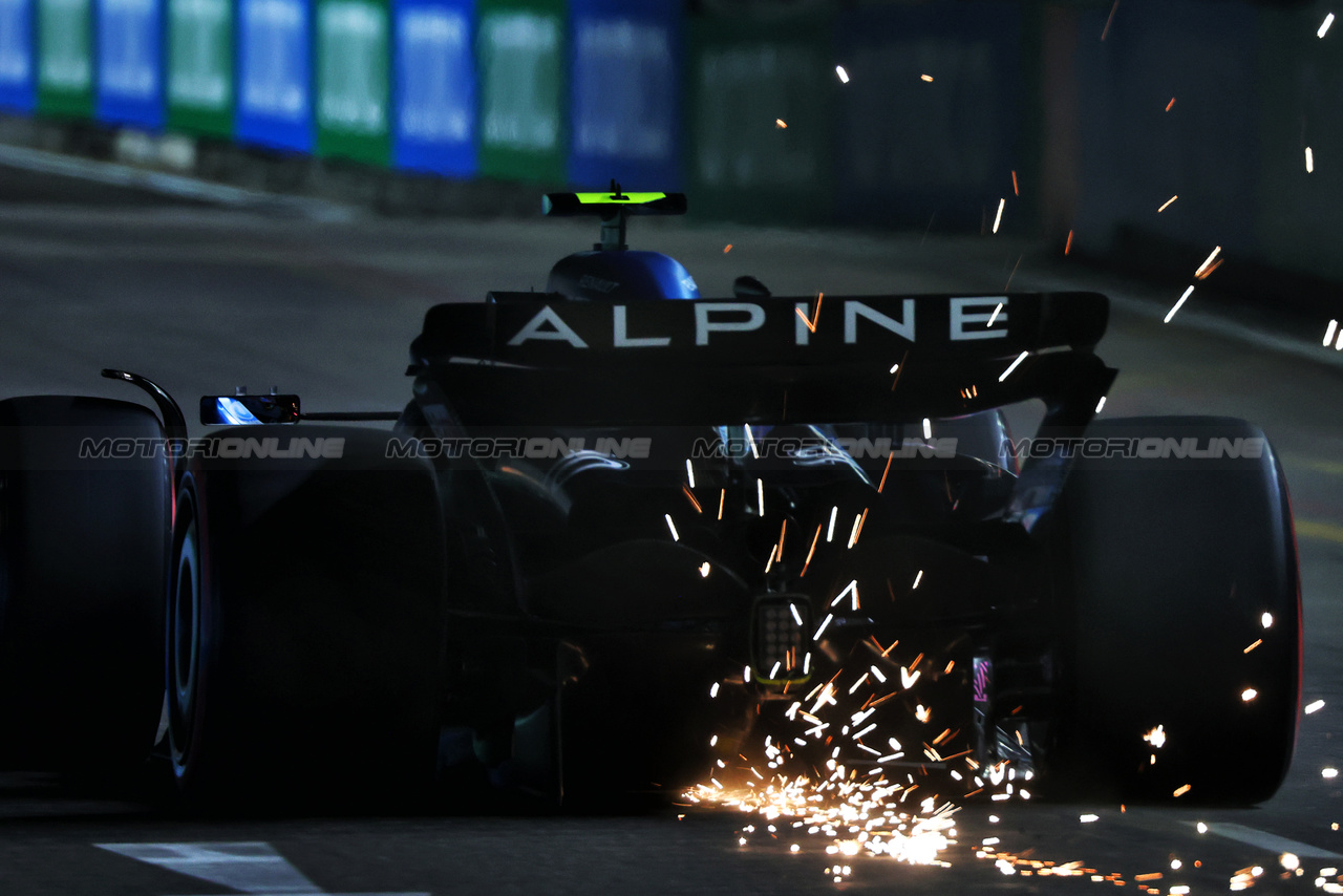 GP SINGAPORE, Pierre Gasly (FRA) Alpine F1 Team A523 sends sparks flying.

15.09.2023. Formula 1 World Championship, Rd 16, Singapore Grand Prix, Marina Bay Street Circuit, Singapore, Practice Day.

 - www.xpbimages.com, EMail: requests@xpbimages.com © Copyright: Coates / XPB Images