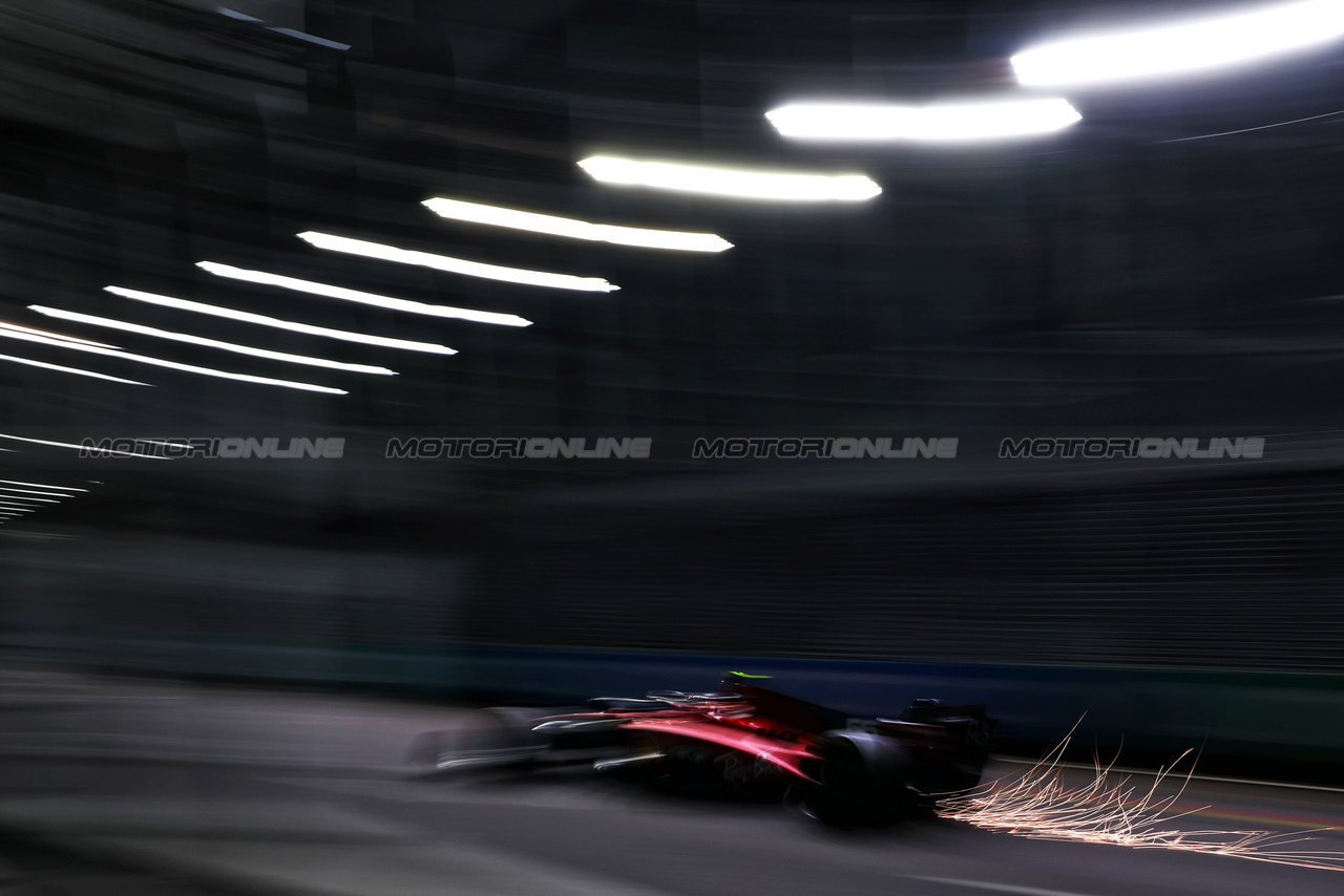 GP SINGAPORE, Carlos Sainz Jr (ESP) Ferrari SF-23 sends sparks flying.

15.09.2023. Formula 1 World Championship, Rd 16, Singapore Grand Prix, Marina Bay Street Circuit, Singapore, Practice Day.

 - www.xpbimages.com, EMail: requests@xpbimages.com © Copyright: Coates / XPB Images