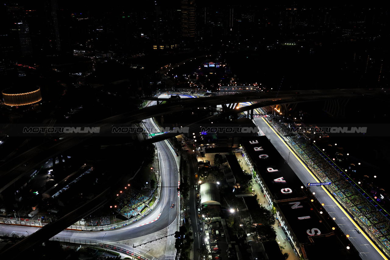 GP SINGAPORE, Max Verstappen (NLD) Red Bull Racing RB19.

15.09.2023. Formula 1 World Championship, Rd 16, Singapore Grand Prix, Marina Bay Street Circuit, Singapore, Practice Day.

- www.xpbimages.com, EMail: requests@xpbimages.com © Copyright: Moy / XPB Images