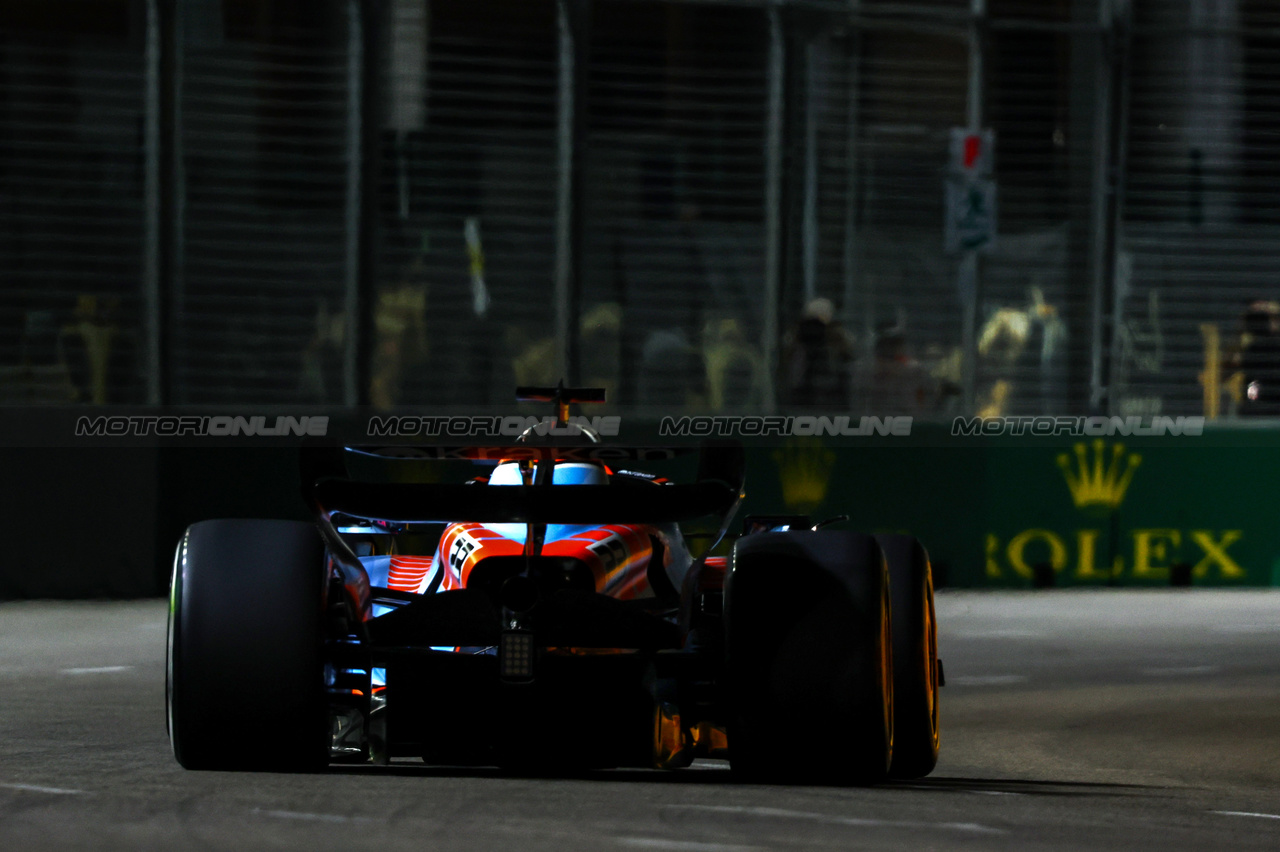 GP SINGAPORE, Alex Albon (THA), Williams F1 Team 
15.09.2023. Formula 1 World Championship, Rd 16, Singapore Grand Prix, Marina Bay Street Circuit, Singapore, Practice Day.
- www.xpbimages.com, EMail: requests@xpbimages.com © Copyright: Charniaux / XPB Images