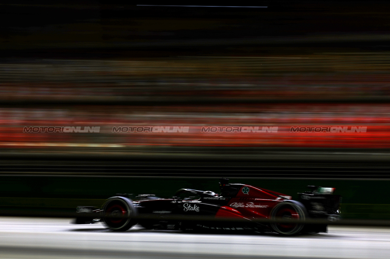 GP SINGAPORE, Valtteri Bottas (FIN), Alfa Romeo Racing 
15.09.2023. Formula 1 World Championship, Rd 16, Singapore Grand Prix, Marina Bay Street Circuit, Singapore, Practice Day.
- www.xpbimages.com, EMail: requests@xpbimages.com © Copyright: Charniaux / XPB Images