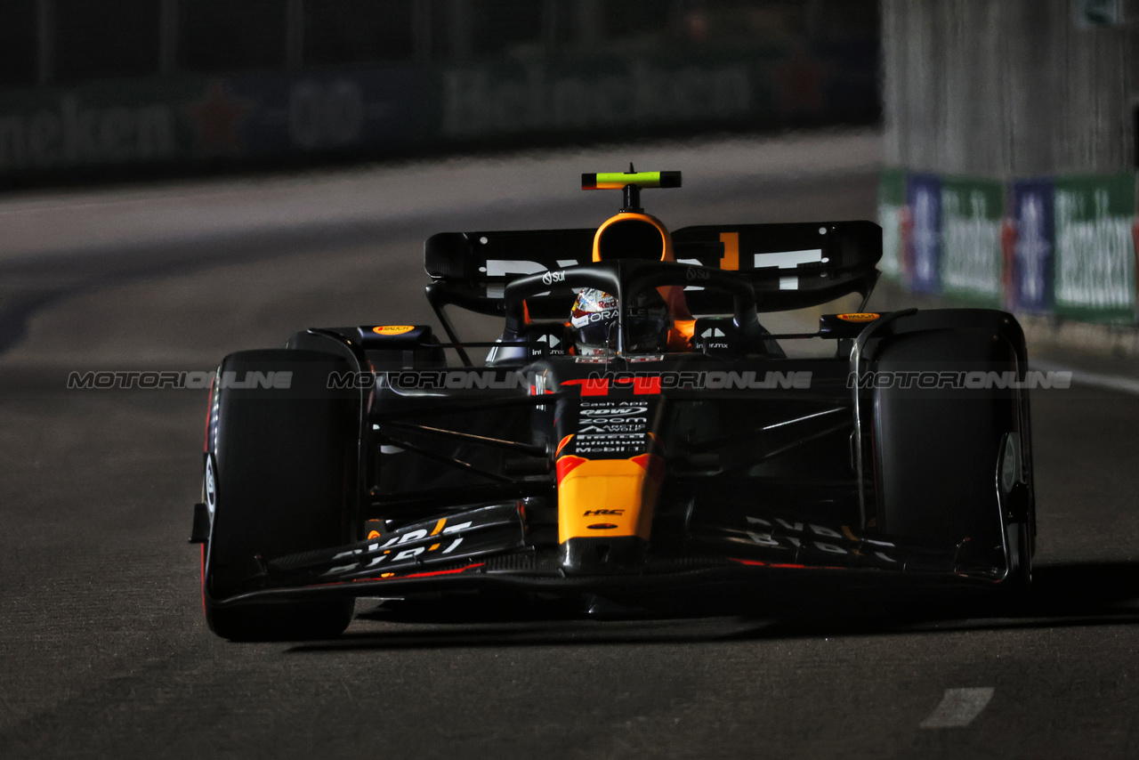 GP SINGAPORE, Sergio Perez (MEX) Red Bull Racing RB19.

15.09.2023. Formula 1 World Championship, Rd 16, Singapore Grand Prix, Marina Bay Street Circuit, Singapore, Practice Day.

- www.xpbimages.com, EMail: requests@xpbimages.com © Copyright: Bearne / XPB Images
