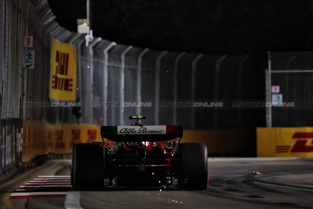 GP SINGAPORE, Zhou Guanyu (CHN) Alfa Romeo F1 Team C43.

15.09.2023. Formula 1 World Championship, Rd 16, Singapore Grand Prix, Marina Bay Street Circuit, Singapore, Practice Day.

- www.xpbimages.com, EMail: requests@xpbimages.com © Copyright: Bearne / XPB Images