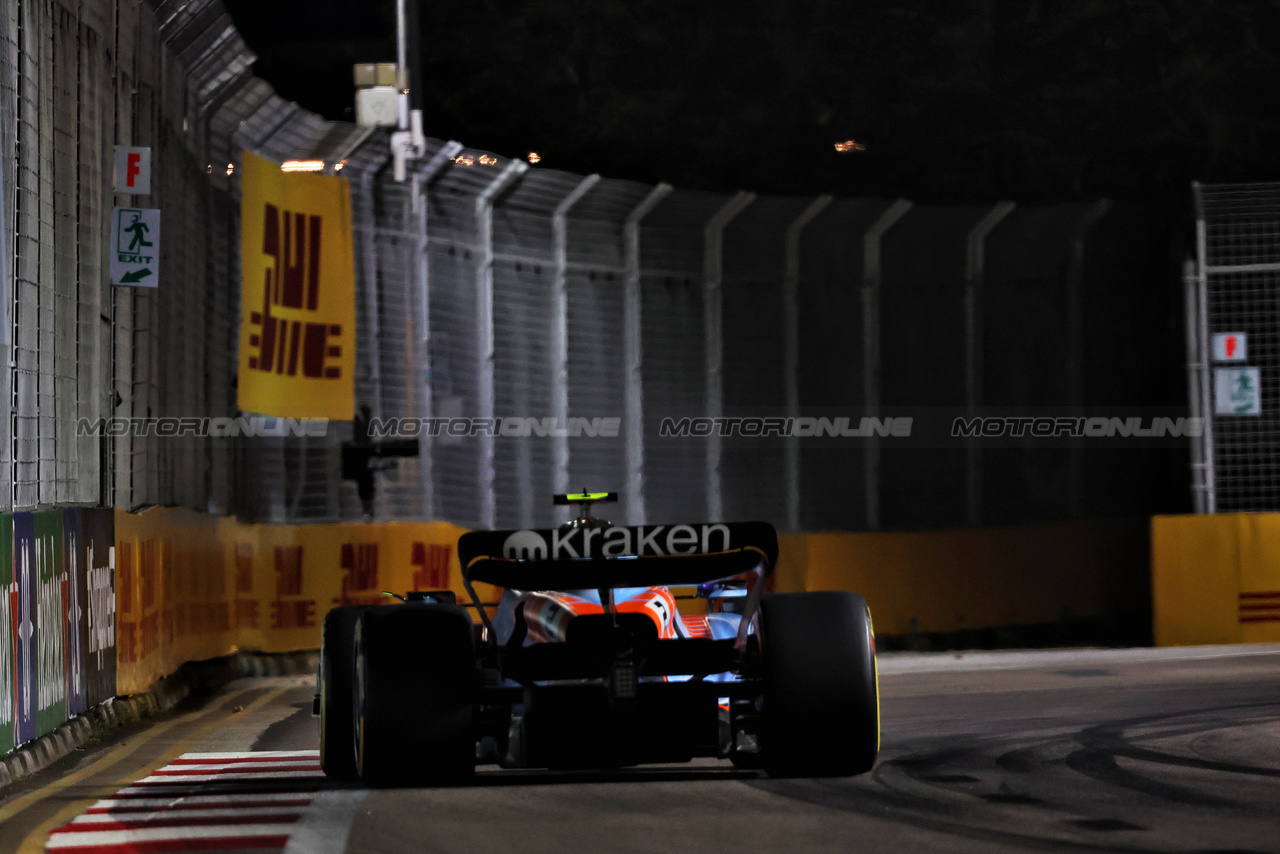 GP SINGAPORE, Logan Sargeant (USA) Williams Racing FW45.

15.09.2023. Formula 1 World Championship, Rd 16, Singapore Grand Prix, Marina Bay Street Circuit, Singapore, Practice Day.

- www.xpbimages.com, EMail: requests@xpbimages.com © Copyright: Bearne / XPB Images