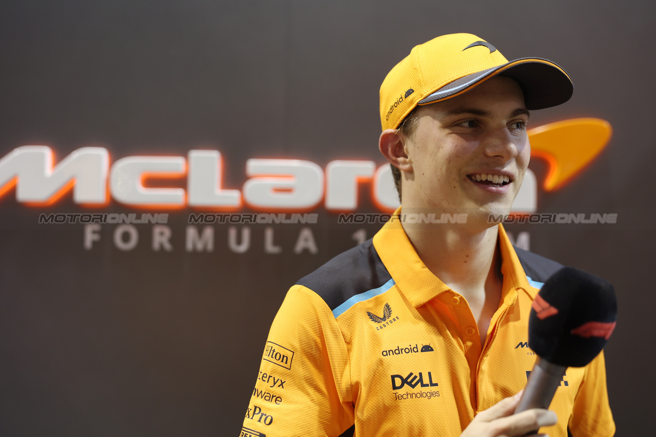 GP SINGAPORE, Oscar Piastri (AUS) McLaren.

15.09.2023. Formula 1 World Championship, Rd 16, Singapore Grand Prix, Marina Bay Street Circuit, Singapore, Practice Day.

- www.xpbimages.com, EMail: requests@xpbimages.com © Copyright: Batchelor / XPB Images
