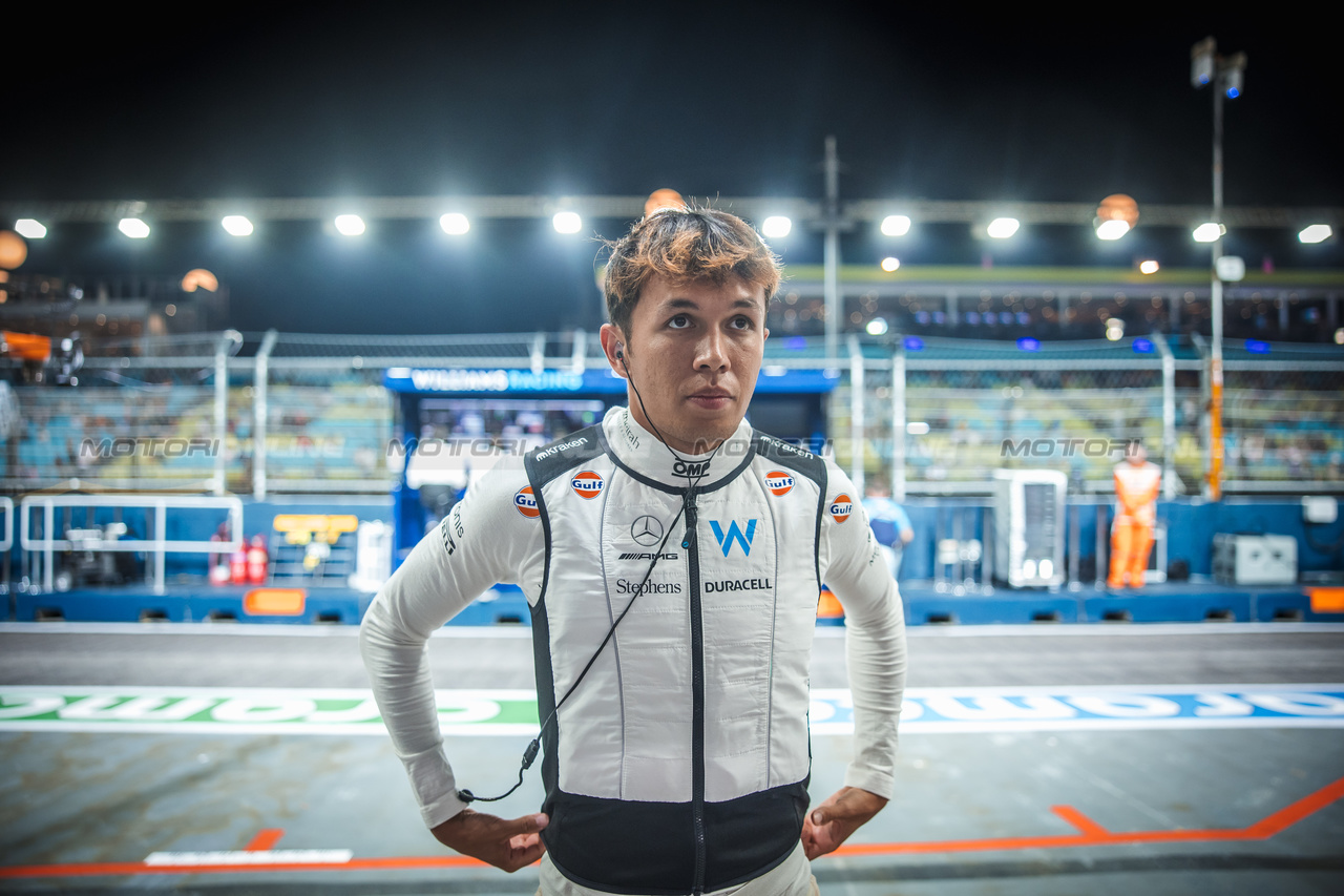 GP SINGAPORE, Alexander Albon (THA) Williams Racing.

15.09.2023. Formula 1 World Championship, Rd 16, Singapore Grand Prix, Marina Bay Street Circuit, Singapore, Practice Day.

- www.xpbimages.com, EMail: requests@xpbimages.com © Copyright: Bearne / XPB Images