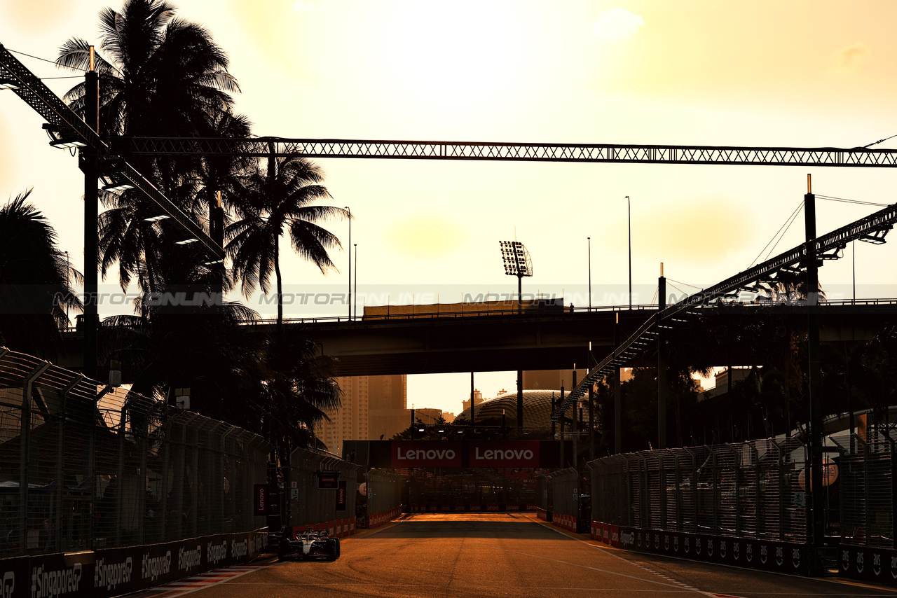 GP SINGAPORE, Kevin Magnussen (DEN) Haas VF-23.

15.09.2023. Formula 1 World Championship, Rd 16, Singapore Grand Prix, Marina Bay Street Circuit, Singapore, Practice Day.

- www.xpbimages.com, EMail: requests@xpbimages.com © Copyright: Moy / XPB Images