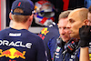GP SINGAPORE, Max Verstappen (NLD) Red Bull Racing with  Christian Horner (GBR) Red Bull Racing Team Principal e Gianpiero Lambiase (ITA) Red Bull Racing Engineer.
15.09.2023. Formula 1 World Championship, Rd 16, Singapore Grand Prix, Marina Bay Street Circuit, Singapore, Practice Day.
- www.xpbimages.com, EMail: requests@xpbimages.com © Copyright: Batchelor / XPB Images