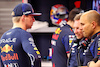 GP SINGAPORE, Max Verstappen (NLD) Red Bull Racing with  Christian Horner (GBR) Red Bull Racing Team Principal e Gianpiero Lambiase (ITA) Red Bull Racing Engineer.
15.09.2023. Formula 1 World Championship, Rd 16, Singapore Grand Prix, Marina Bay Street Circuit, Singapore, Practice Day.
- www.xpbimages.com, EMail: requests@xpbimages.com © Copyright: Batchelor / XPB Images