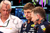 GP SINGAPORE, Max Verstappen (NLD) Red Bull Racing with Dr Helmut Marko (AUT) Red Bull Motorsport Consultant (Left) e Christian Horner (GBR) Red Bull Racing Team Principal (Right).
15.09.2023. Formula 1 World Championship, Rd 16, Singapore Grand Prix, Marina Bay Street Circuit, Singapore, Practice Day.
- www.xpbimages.com, EMail: requests@xpbimages.com © Copyright: Batchelor / XPB Images