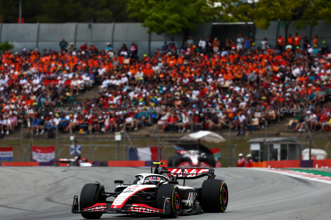 GP SPAGNA, Nico Hulkenberg (GER) Haas VF-23.

04.06.2023. Formula 1 World Championship, Rd 8, Spanish Grand Prix, Barcelona, Spain, Gara Day.

- www.xpbimages.com, EMail: requests@xpbimages.com ¬© Copyright: Batchelor / XPB Images