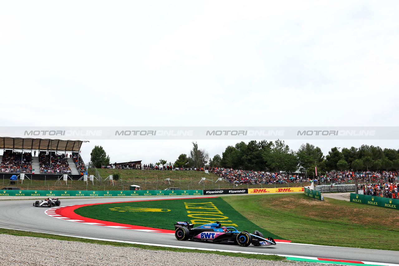 GP SPAGNA, Esteban Ocon (FRA) Alpine F1 Team A523.

04.06.2023. Formula 1 World Championship, Rd 8, Spanish Grand Prix, Barcelona, Spain, Gara Day.

- www.xpbimages.com, EMail: requests@xpbimages.com ¬© Copyright: Charniaux / XPB Images