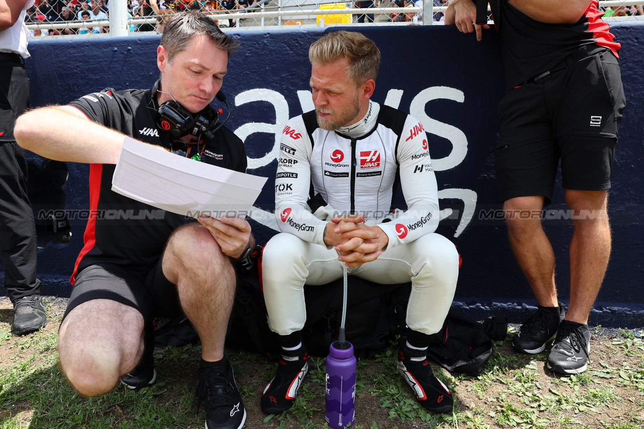 GP SPAGNA, Kevin Magnussen (DEN) Haas F1 Team on the grid.

04.06.2023. Formula 1 World Championship, Rd 8, Spanish Grand Prix, Barcelona, Spain, Gara Day.

- www.xpbimages.com, EMail: requests@xpbimages.com ¬© Copyright: Batchelor / XPB Images