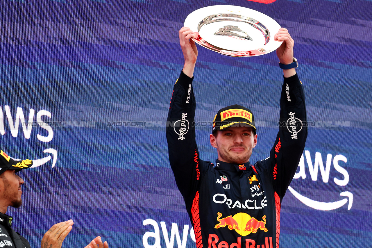 GP SPAGNA, Re Max Verstappen (NLD) Red Bull Racing celebrates on the podium.

04.06.2023. Formula 1 World Championship, Rd 8, Spanish Grand Prix, Barcelona, Spain, Gara Day.

- www.xpbimages.com, EMail: requests@xpbimages.com ¬© Copyright: Batchelor / XPB Images