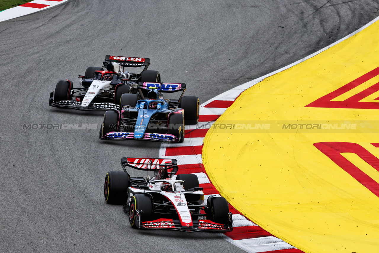 GP SPAGNA, Kevin Magnussen (DEN) Haas VF-23.

04.06.2023. Formula 1 World Championship, Rd 8, Spanish Grand Prix, Barcelona, Spain, Gara Day.

- www.xpbimages.com, EMail: requests@xpbimages.com ¬© Copyright: Batchelor / XPB Images