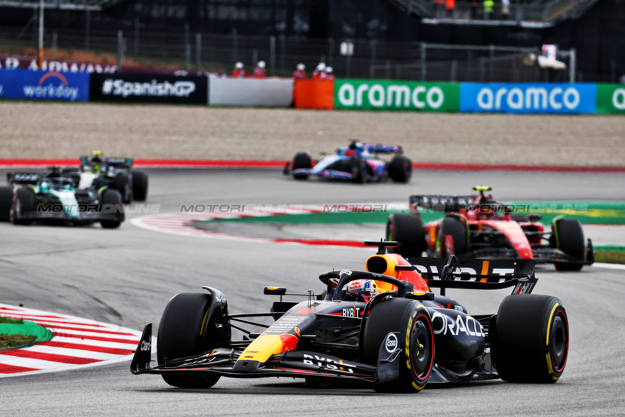 GP SPAGNA, Max Verstappen (NLD) Red Bull Racing RB19 davanti a at the partenza of the race.

04.06.2023. Formula 1 World Championship, Rd 8, Spanish Grand Prix, Barcelona, Spain, Gara Day.

- www.xpbimages.com, EMail: requests@xpbimages.com ¬© Copyright: Batchelor / XPB Images