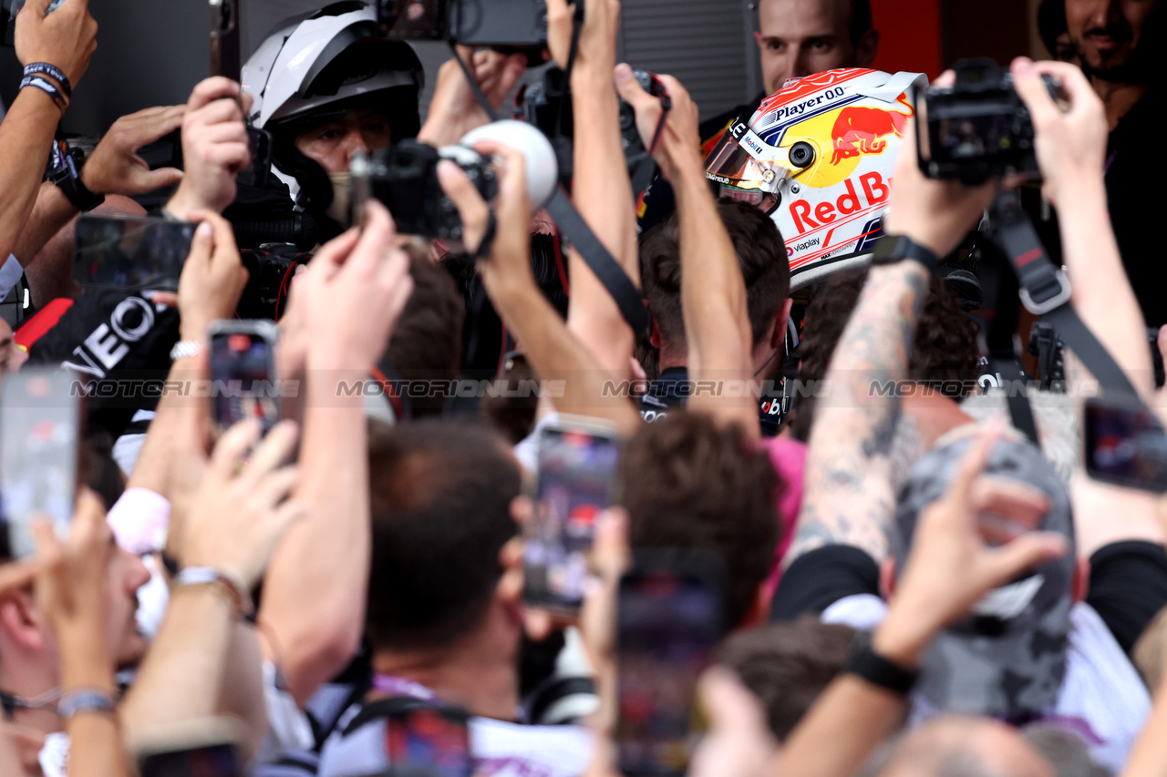 GP SPAGNA, Gara winner Max Verstappen (NLD) Red Bull Racing celebrates in parc ferme.

04.06.2023. Formula 1 World Championship, Rd 8, Spanish Grand Prix, Barcelona, Spain, Gara Day.

- www.xpbimages.com, EMail: requests@xpbimages.com ¬© Copyright: Bearne / XPB Images