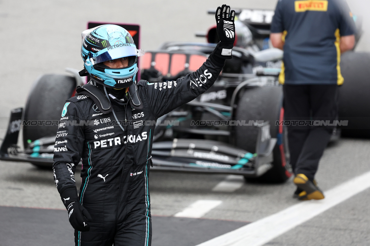 GP SPAGNA, George Russell (GBR) Mercedes AMG F1 celebrates his third position in parc ferme.

04.06.2023. Formula 1 World Championship, Rd 8, Spanish Grand Prix, Barcelona, Spain, Gara Day.

- www.xpbimages.com, EMail: requests@xpbimages.com ¬© Copyright: Bearne / XPB Images