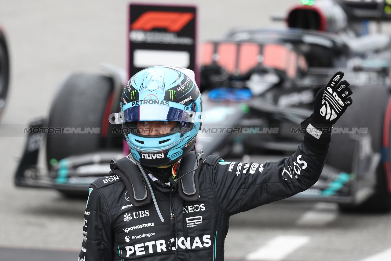 GP SPAGNA, George Russell (GBR) Mercedes AMG F1 celebrates his third position in parc ferme.

04.06.2023. Formula 1 World Championship, Rd 8, Spanish Grand Prix, Barcelona, Spain, Gara Day.

- www.xpbimages.com, EMail: requests@xpbimages.com ¬© Copyright: Bearne / XPB Images