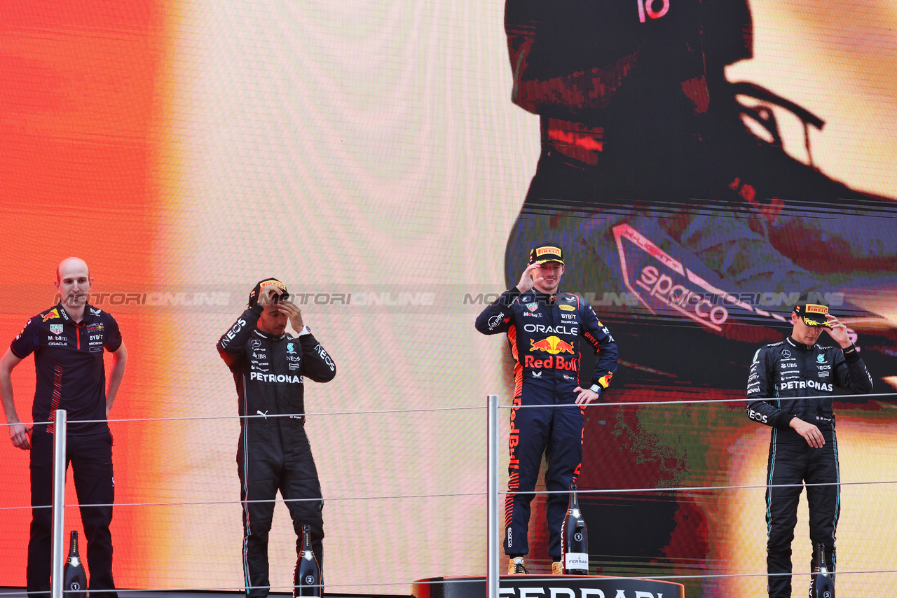 GP SPAGNA, The podium (L to R): Lewis Hamilton (GBR) Mercedes AMG F1, second; Max Verstappen (NLD) Red Bull Racing, vincitore; George Russell (GBR) Mercedes AMG F1, third.

04.06.2023. Formula 1 World Championship, Rd 8, Spanish Grand Prix, Barcelona, Spain, Gara Day.

- www.xpbimages.com, EMail: requests@xpbimages.com ¬© Copyright: Bearne / XPB Images