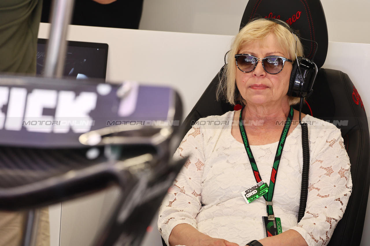 GP SPAGNA, Marianne Valimaa (FIN) mother of Valtteri Bottas (FIN) Alfa Romeo F1 Team.

04.06.2023. Formula 1 World Championship, Rd 8, Spanish Grand Prix, Barcelona, Spain, Gara Day.

- www.xpbimages.com, EMail: requests@xpbimages.com ¬© Copyright: Batchelor / XPB Images