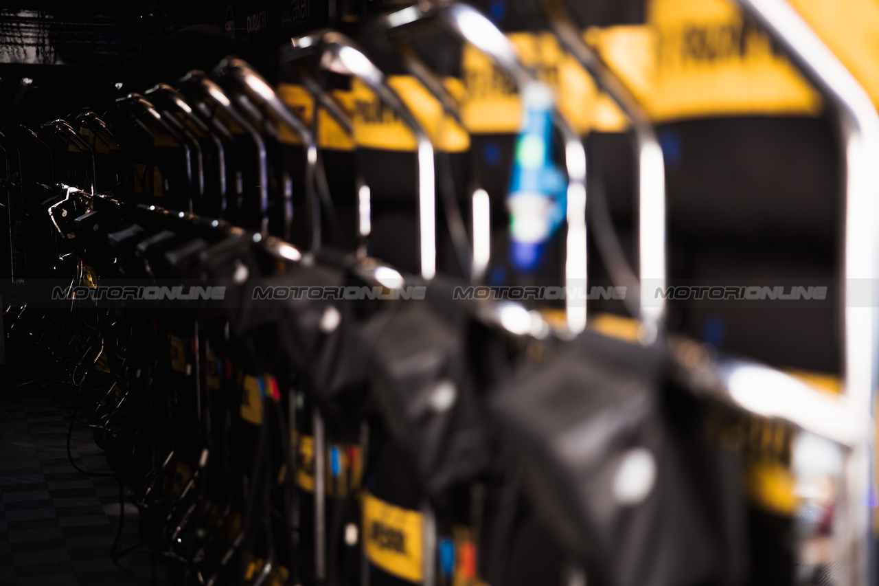 GP SPAGNA, Williams Racing tyre blankets e trolleys.

01.06.2023. Formula 1 World Championship, Rd 8, Spanish Grand Prix, Barcelona, Spain, Preparation Day.

- www.xpbimages.com, EMail: requests@xpbimages.com ¬© Copyright: Bearne / XPB Images
