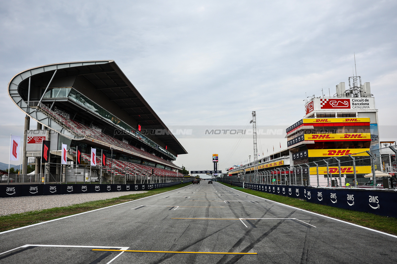 GP SPAGNA, Track Atmosphere 
01.06.2023. Formula 1 World Championship, Rd 8, Spanish Grand Prix, Barcelona, Spain, Preparation Day.
- www.xpbimages.com, EMail: requests@xpbimages.com ¬© Copyright: Charniaux / XPB Images